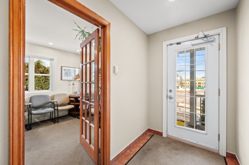 Hall d'entrée/Vestibule - 1080 Rue Valiquette, Sainte-Adèle, QC - Indoor Photo Showing Other Room