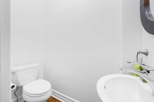 Powder room - 77 Av. Columbia, Westmount, QC - Indoor Photo Showing Bathroom