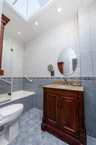 Bathroom - 77 Av. Columbia, Westmount, QC - Indoor Photo Showing Bathroom