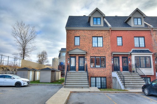 Front of Structure - 664 Rue Étienne-Lavoie, Laval (Sainte-Dorothée), QC - Outdoor With Facade