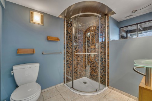 Salle de bains - 2 Rue Lévis, Lévis (Desjardins), QC - Indoor Photo Showing Bathroom