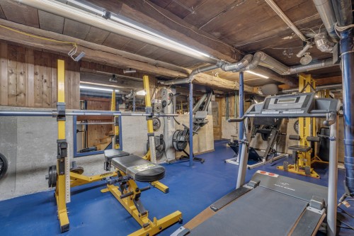 Salle familiale - 2 Rue Lévis, Lévis (Desjardins), QC - Indoor Photo Showing Gym Room
