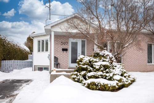 597 Rue La Salle  Saint-Jean-Sur-Richelieu, QC J3B 2P9