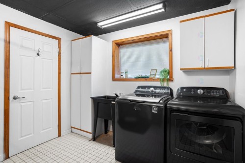 Salle de bains - 5 Ch. De La Baie-Claire, La Macaza, QC - Indoor Photo Showing Laundry Room