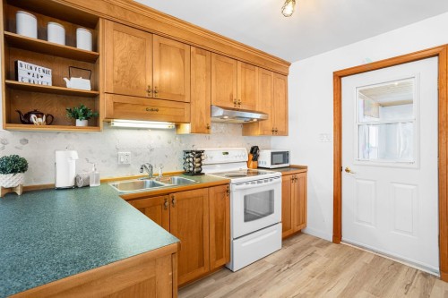 Cuisine - 5 Ch. De La Baie-Claire, La Macaza, QC - Indoor Photo Showing Kitchen With Double Sink
