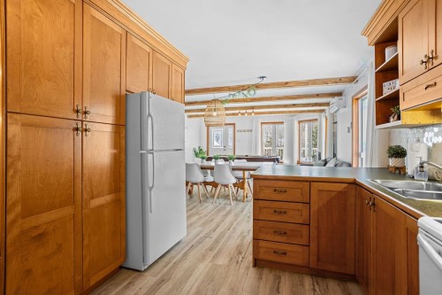 Cuisine - 5 Ch. De La Baie-Claire, La Macaza, QC - Indoor Photo Showing Kitchen With Double Sink
