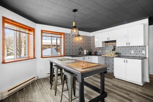 Bar - 5 Ch. De La Baie-Claire, La Macaza, QC - Indoor Photo Showing Kitchen
