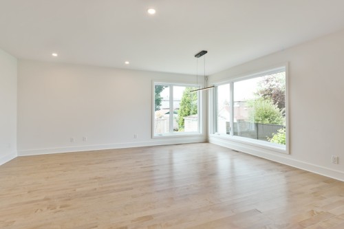 Living Room - 5725 Rue Aline, Brossard, QC - Indoor Photo Showing Other Room