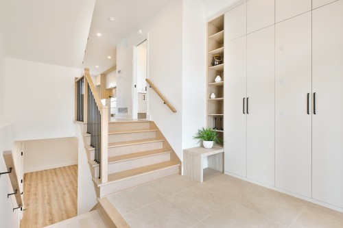 Mud Room - 5725 Rue Aline, Brossard, QC - Indoor Photo Showing Other Room