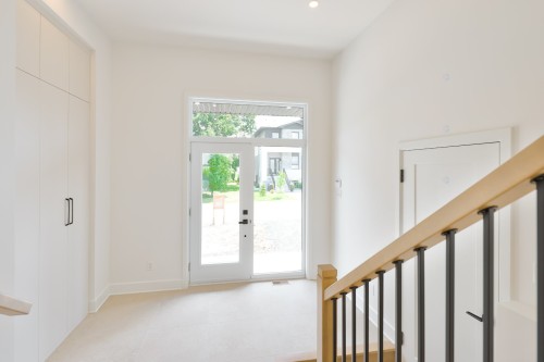 Mud Room - 5725 Rue Aline, Brossard, QC - Indoor Photo Showing Other Room