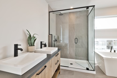 Master Bathroom - 5725 Rue Aline, Brossard, QC - Indoor Photo Showing Bathroom