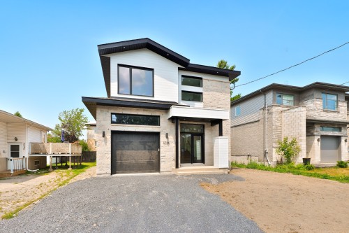Parking - 5725 Rue Aline, Brossard, QC - Outdoor