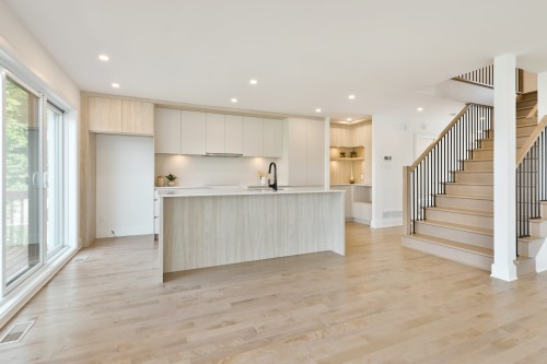 Kitchen - 5725 Rue Aline, Brossard, QC - Indoor Photo Showing Kitchen