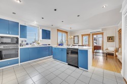 957 Av. Rockland  Montréal (Outremont), QC H2V 3A3