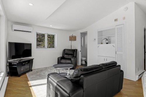 Salon - 23 Ch. Phaneuf, Orford, QC - Indoor Photo Showing Living Room