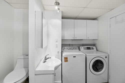 Salle de lavage - 23 Ch. Phaneuf, Orford, QC - Indoor Photo Showing Laundry Room