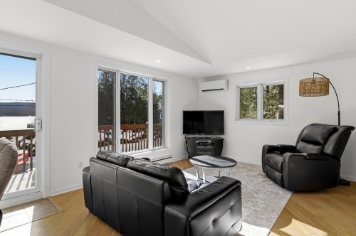 Salon - 23 Ch. Phaneuf, Orford, QC - Indoor Photo Showing Living Room