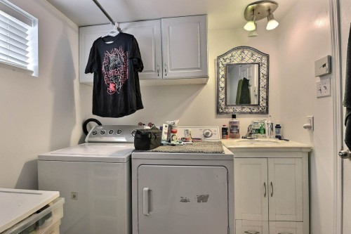 Salle de bains - 3291  - 3293 Rue De Chambly, Mascouche, QC - Indoor Photo Showing Laundry Room