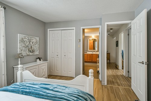 Chambre à coucher principale - 15-255 Rue Séraphin, Sainte-Adèle, QC - Indoor Photo Showing Bedroom