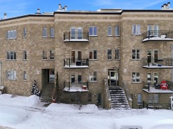 5210 Av. Jeanne-d'Arc  Montréal (Rosemont/La Petite-Patrie), QC H1X 2E7