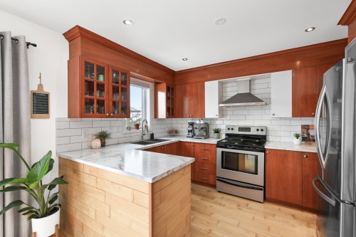 Cuisine - 298 Rue Provost, Napierville, QC - Indoor Photo Showing Kitchen With Double Sink