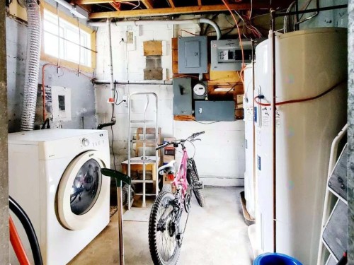 Rangement - 2808 Rue Mcwillis, Montréal (Saint-Laurent), QC - Indoor Photo Showing Laundry Room