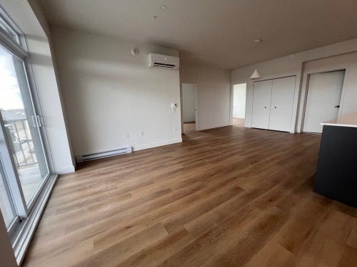 Salon - 310-282 Rue Du Cardinal, Saint-Amable, QC - Indoor Photo Showing Other Room