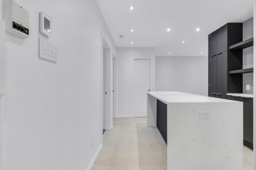 Hall d'entrée/Vestibule - 2-6585 Rue Garnier, Montréal (Rosemont/La Petite-Patrie), QC - Indoor Photo Showing Other Room