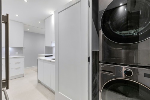 Salle de lavage - 2-6585 Rue Garnier, Montréal (Rosemont/La Petite-Patrie), QC - Indoor Photo Showing Laundry Room