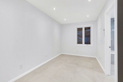 Salon - 2-6585 Rue Garnier, Montréal (Rosemont/La Petite-Patrie), QC - Indoor Photo Showing Other Room