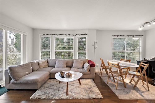 302-1710 Fort St  Victoria, BC V8R 1J2