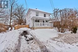 5292 BRIDGE STREET  Niagara Falls, ON L2E 2T3