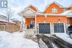 2 BUD DOUCETTE COURT  Uxbridge, ON L9P 0E4