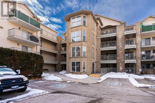 103 - 1450 Bishops Gate, Oakville, ON - Outdoor With Facade