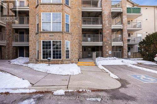 103 - 1450 Bishops Gate, Oakville, ON - Outdoor With Facade