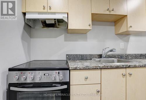 7 Cardill Crescent, Waterloo, ON - Indoor Photo Showing Kitchen