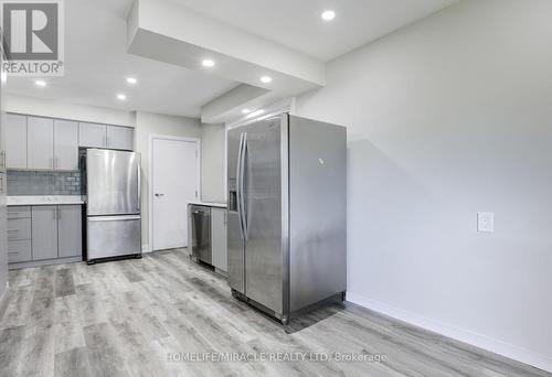 7 Cardill Crescent, Waterloo, ON - Indoor Photo Showing Kitchen