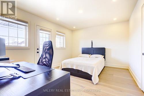 3553 Jorie Crescent, Mississauga, ON - Indoor Photo Showing Bedroom
