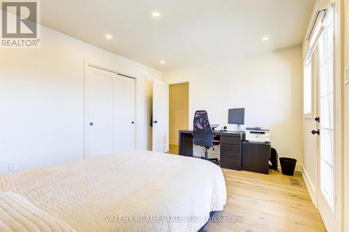 3553 Jorie Crescent, Mississauga, ON - Indoor Photo Showing Bedroom