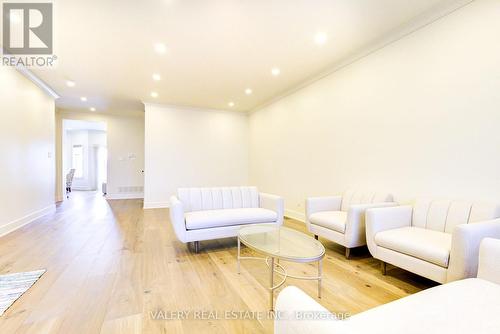 3553 Jorie Crescent, Mississauga, ON - Indoor Photo Showing Living Room