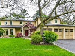 243 DOLPHIN COURT  Oakville, ON L6J 5S7