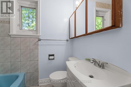 Bathroom - 1210 Erie Avenue, Ottawa, ON - Indoor Photo Showing Bathroom