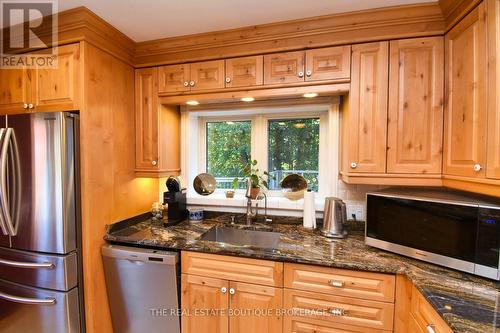 1966 Concession 2 W, Hamilton, ON - Indoor Photo Showing Kitchen