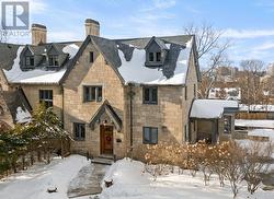 22 STUART STREET  Guelph (St. George's), ON N1E 4S4