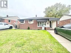 MAIN - 3843 HILLCREST BOULEVARD  Windsor, ON N9C 2E4