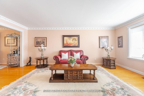 4097 Hickory Drive, Mississauga, ON - Indoor Photo Showing Living Room