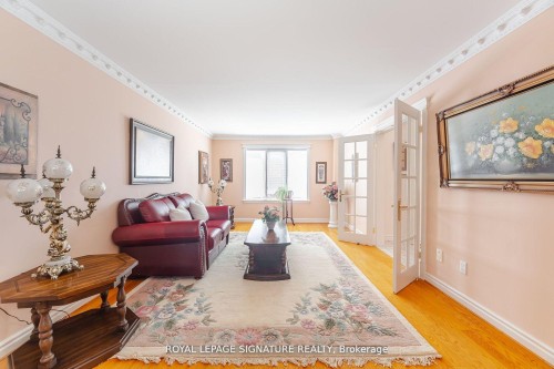 4097 Hickory Drive, Mississauga, ON - Indoor Photo Showing Living Room