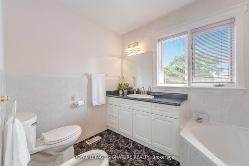 4097 Hickory Drive, Mississauga, ON - Indoor Photo Showing Bathroom