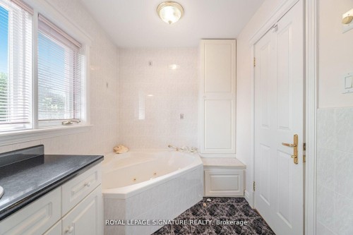 4097 Hickory Drive, Mississauga, ON - Indoor Photo Showing Bathroom