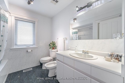 4097 Hickory Drive, Mississauga, ON - Indoor Photo Showing Bathroom